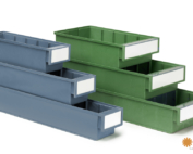 Contenedores biodegradables azul y verde